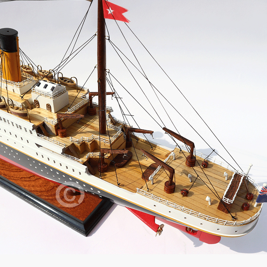 Ocean Liner RMS Titanic Painted Model