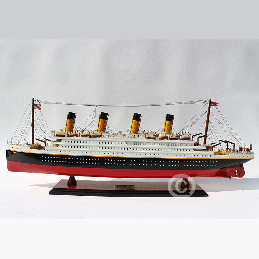 Ocean Liner RMS Titanic Painted Model