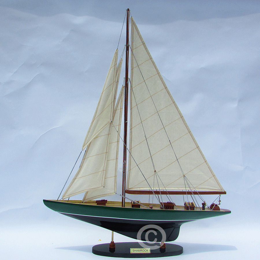 Sailing Boat Shamrock Painted Green/ Black Model