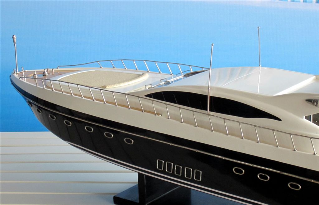 Mangusta 108 (Black Hull) Modern Yacht Model 34.2"