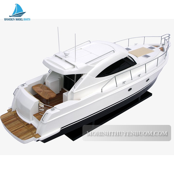 Modern Yachts Riviera 4700