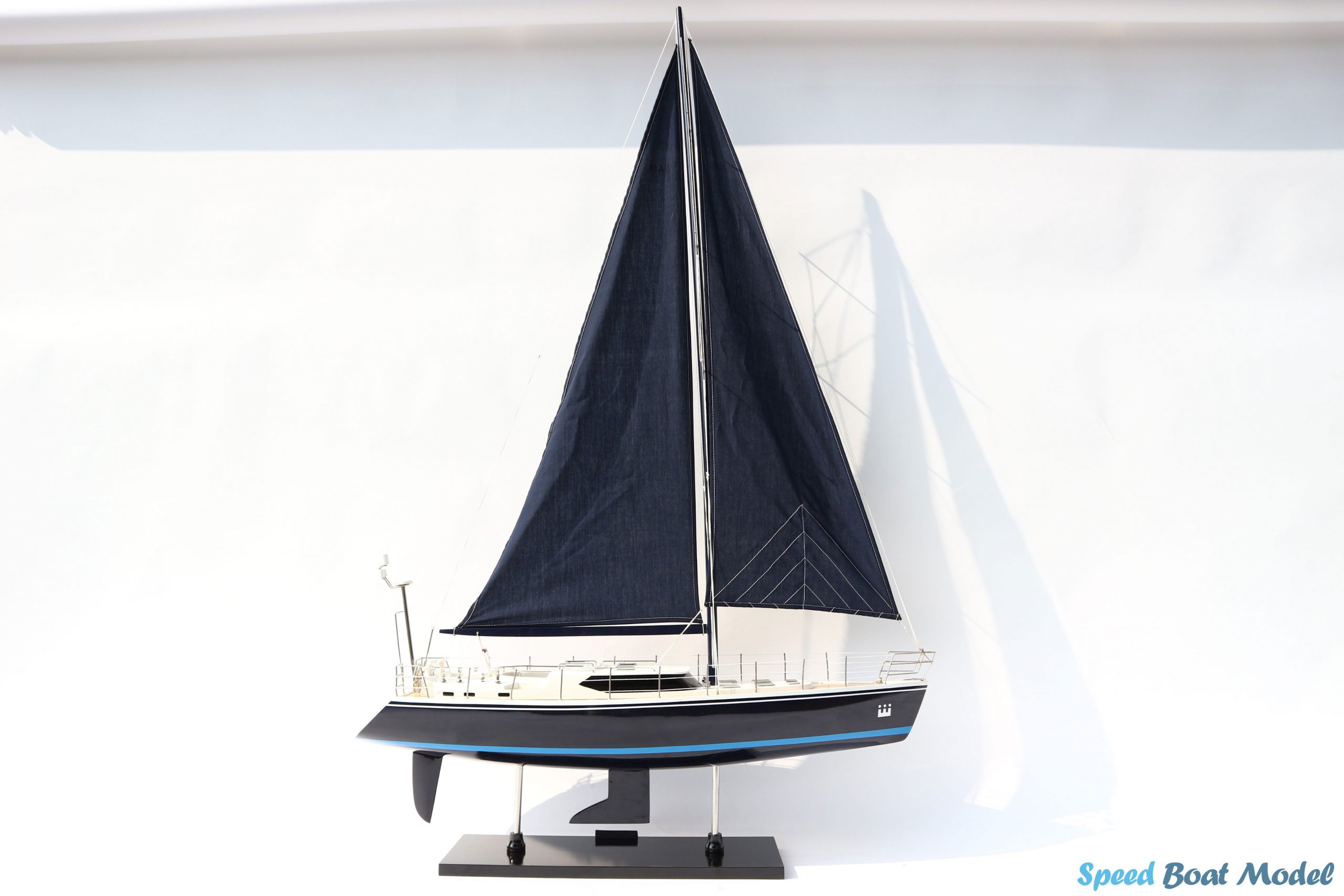 Storm 2 Sailing Boat Model 31.5" 10 Storm 2 Sailing Boat Model 31.5