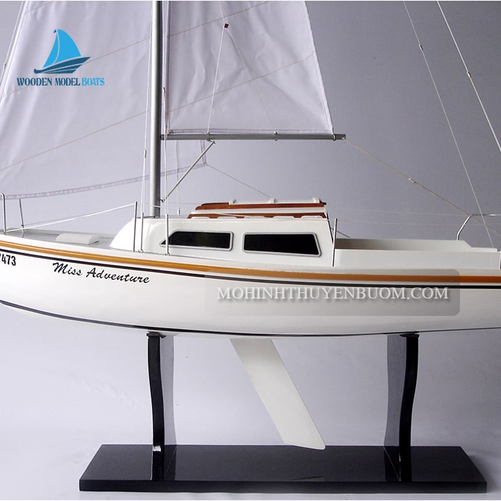 Sailing Boat Catalina 22 (Miss Adventure) Model Lenght 95