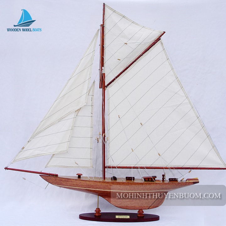 Sailing Boat Defender Model
