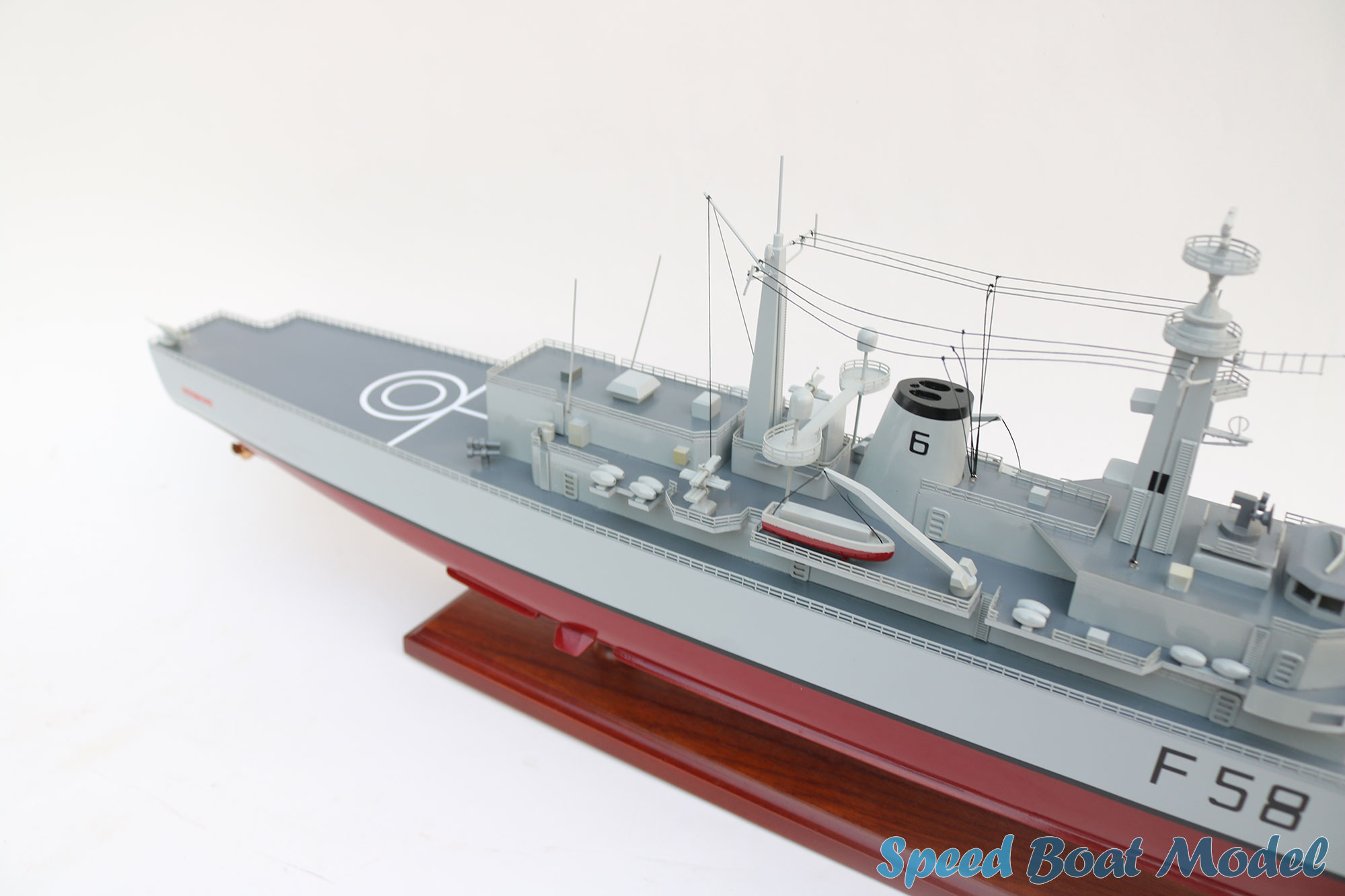 Hms Hermione F58 Battleship Model 39.37