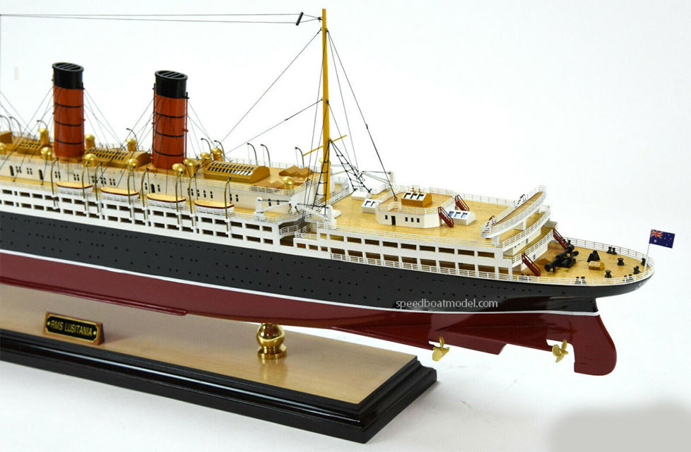 Ocean Liner RMS Lusitania Model Length 100