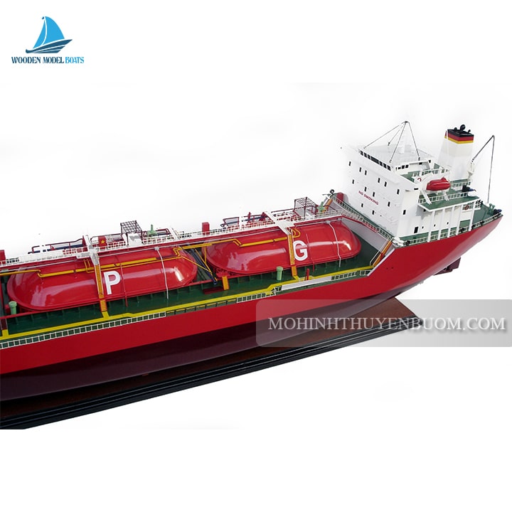 Commercial Ship Red Dragon Model Lenght 75