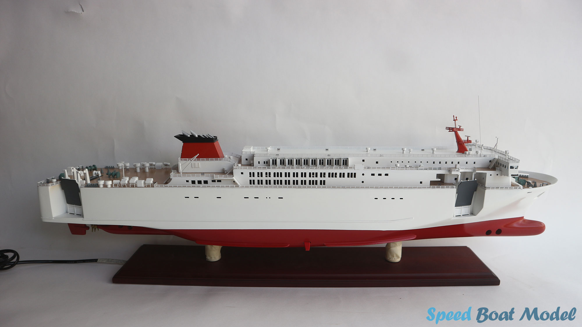 Sun Flower Ocean Liner Model 32.6"