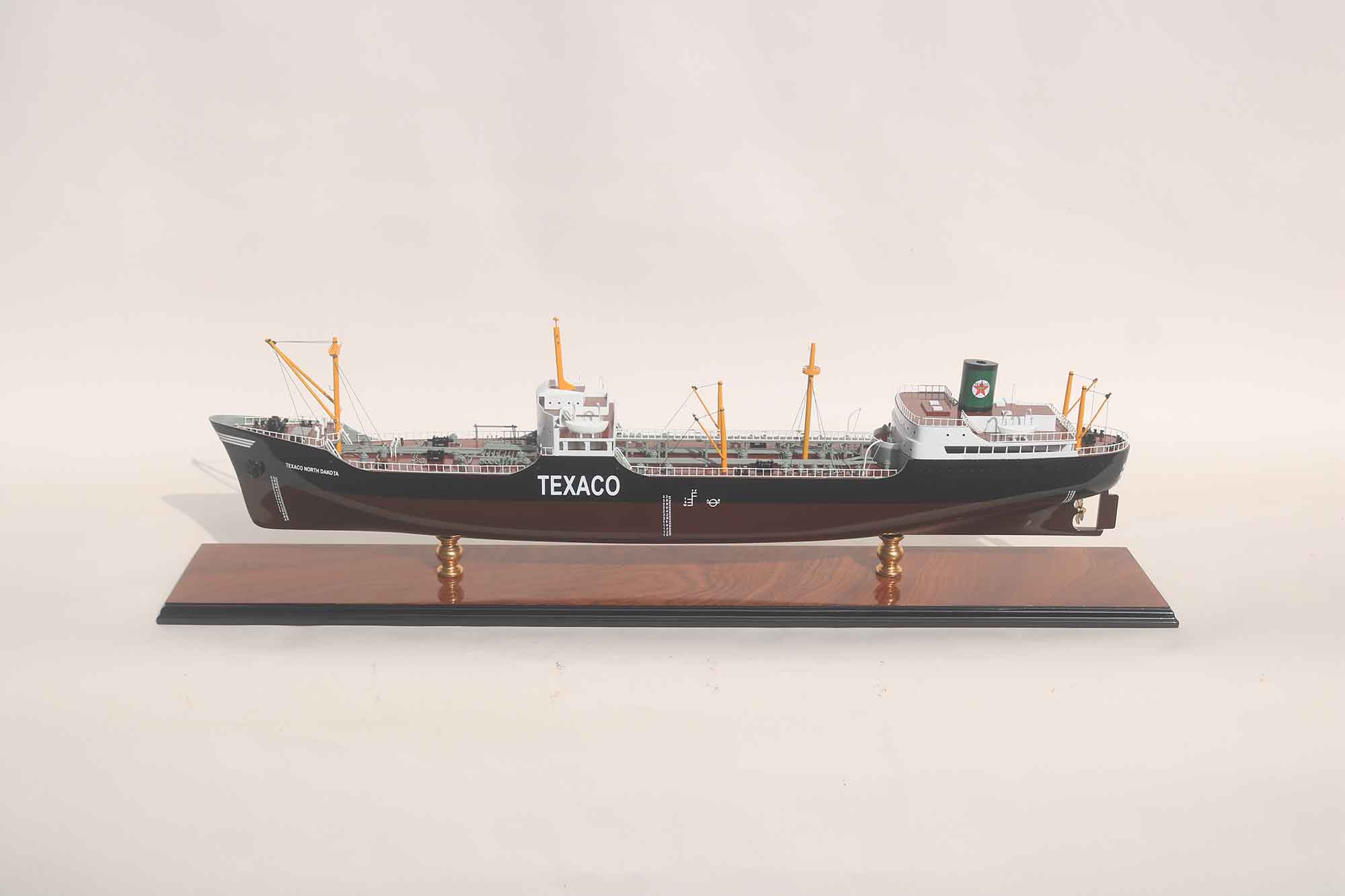 Texaco North Dakota Commercial Ship Model (16) Speed Boad Model