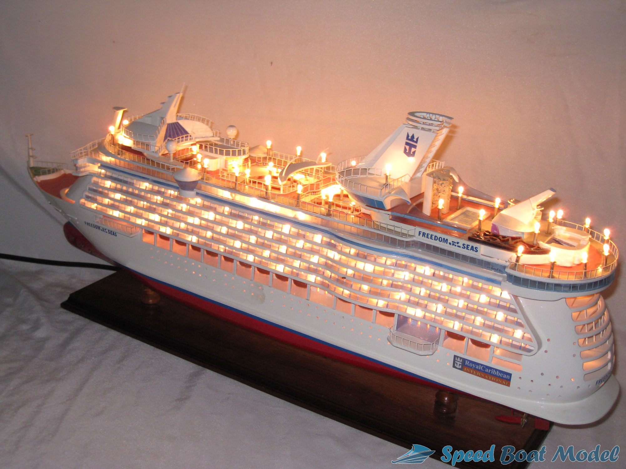 Freedom Of The Seas Boat Model With Light 31.4"