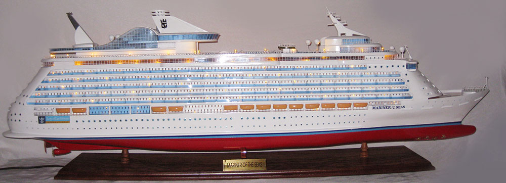 Mariner Of The Seas Boat Model With Light