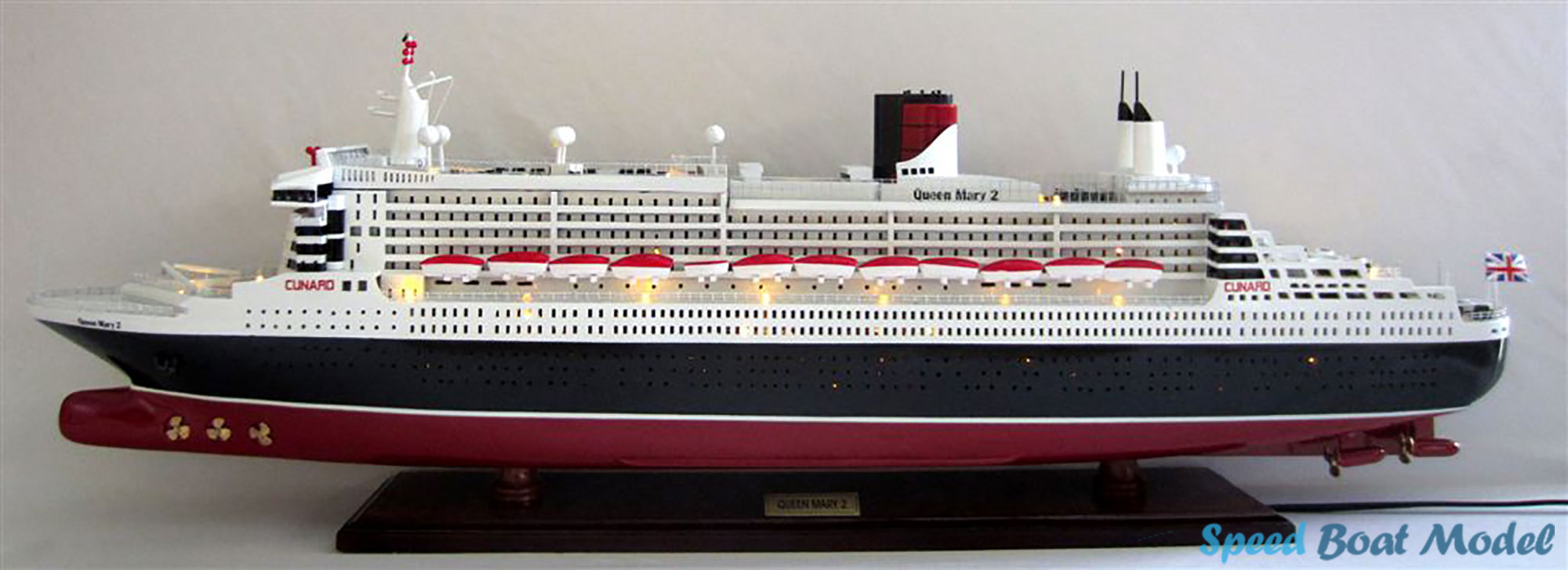 Queen Mary 2 Cruise Ship Model With Lights 39.3