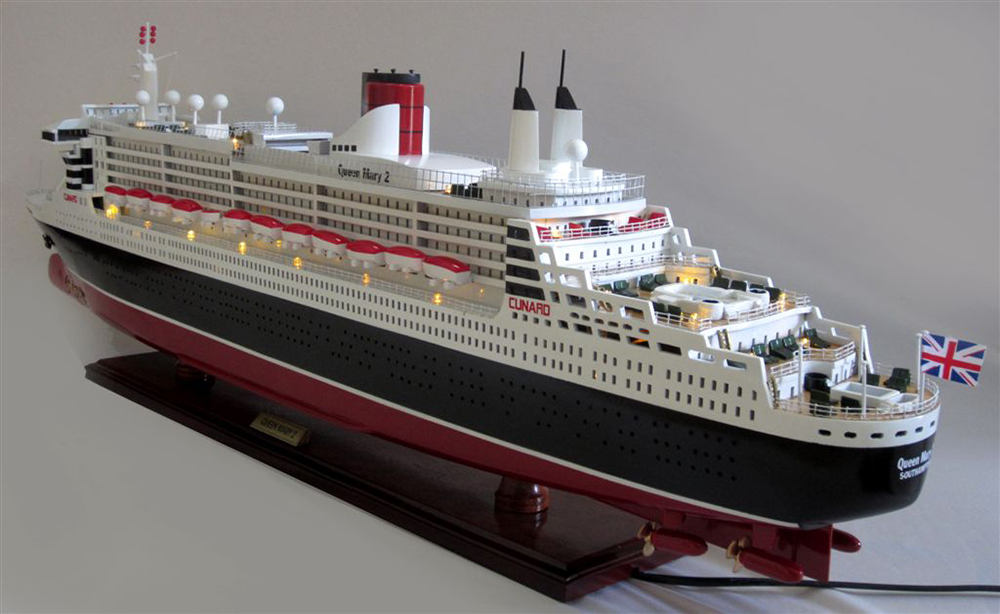 Queen Mary 2 Boat Model With Light