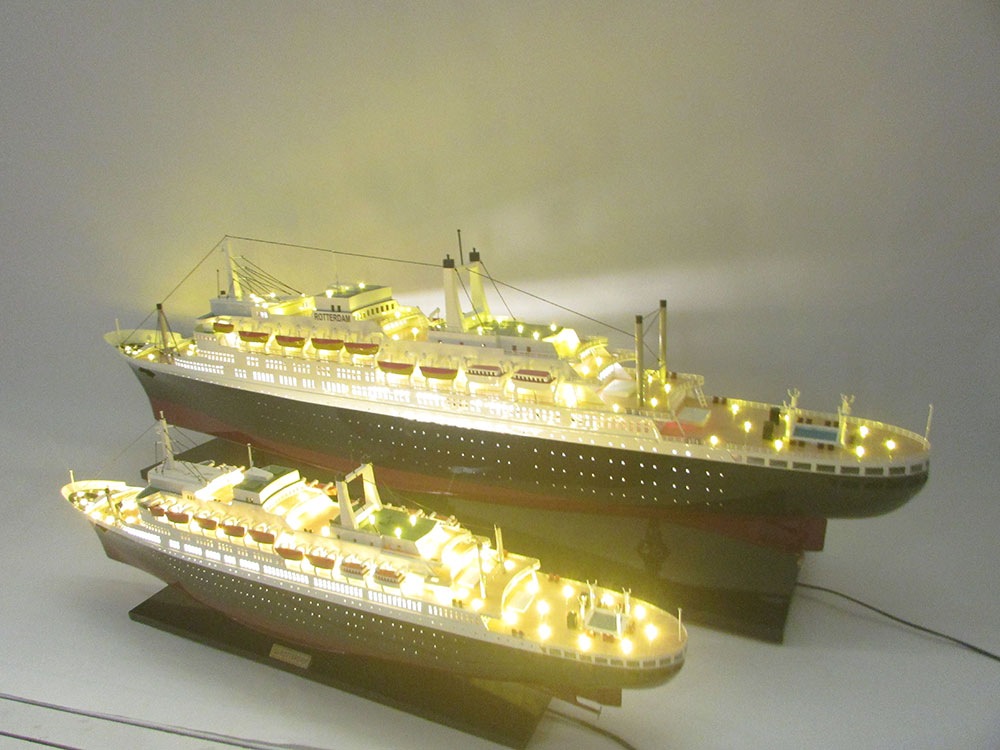 Ss Rotterdam Boat Model With Light Lenght 92