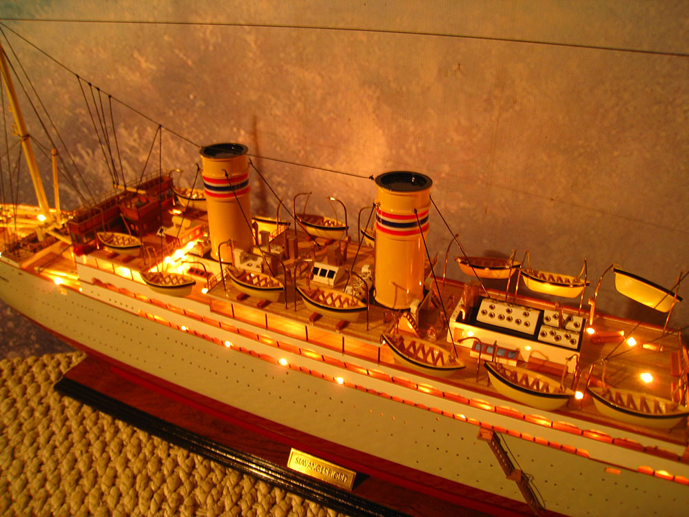 Ss Stavangerf Jord Boat Model With Light