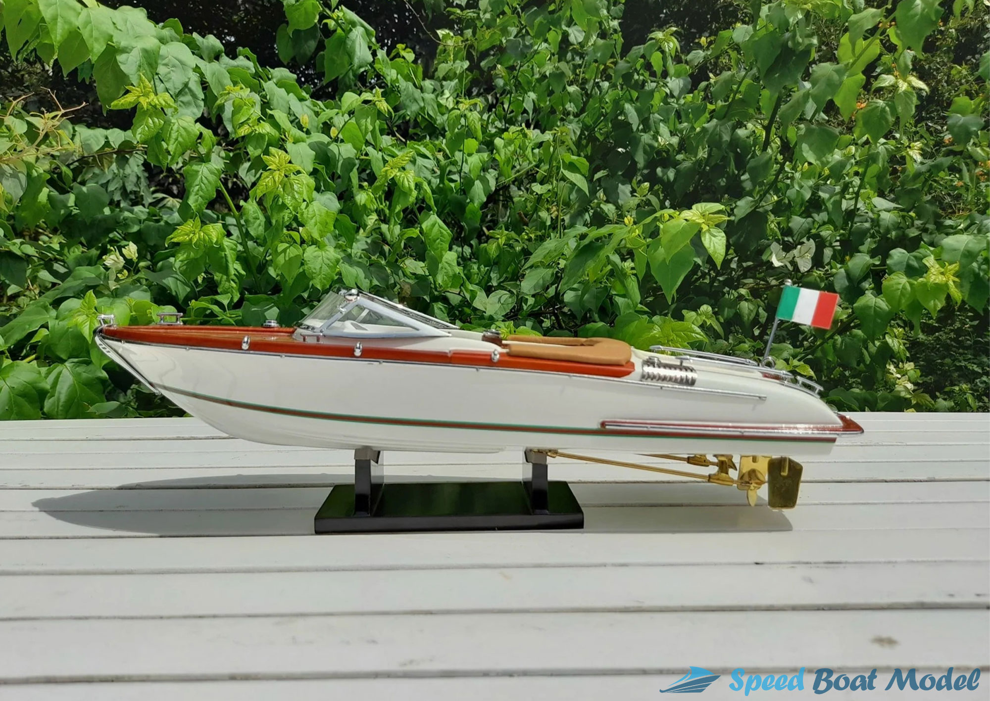 White Riva Aquariva Gucci Boat Model 16.5