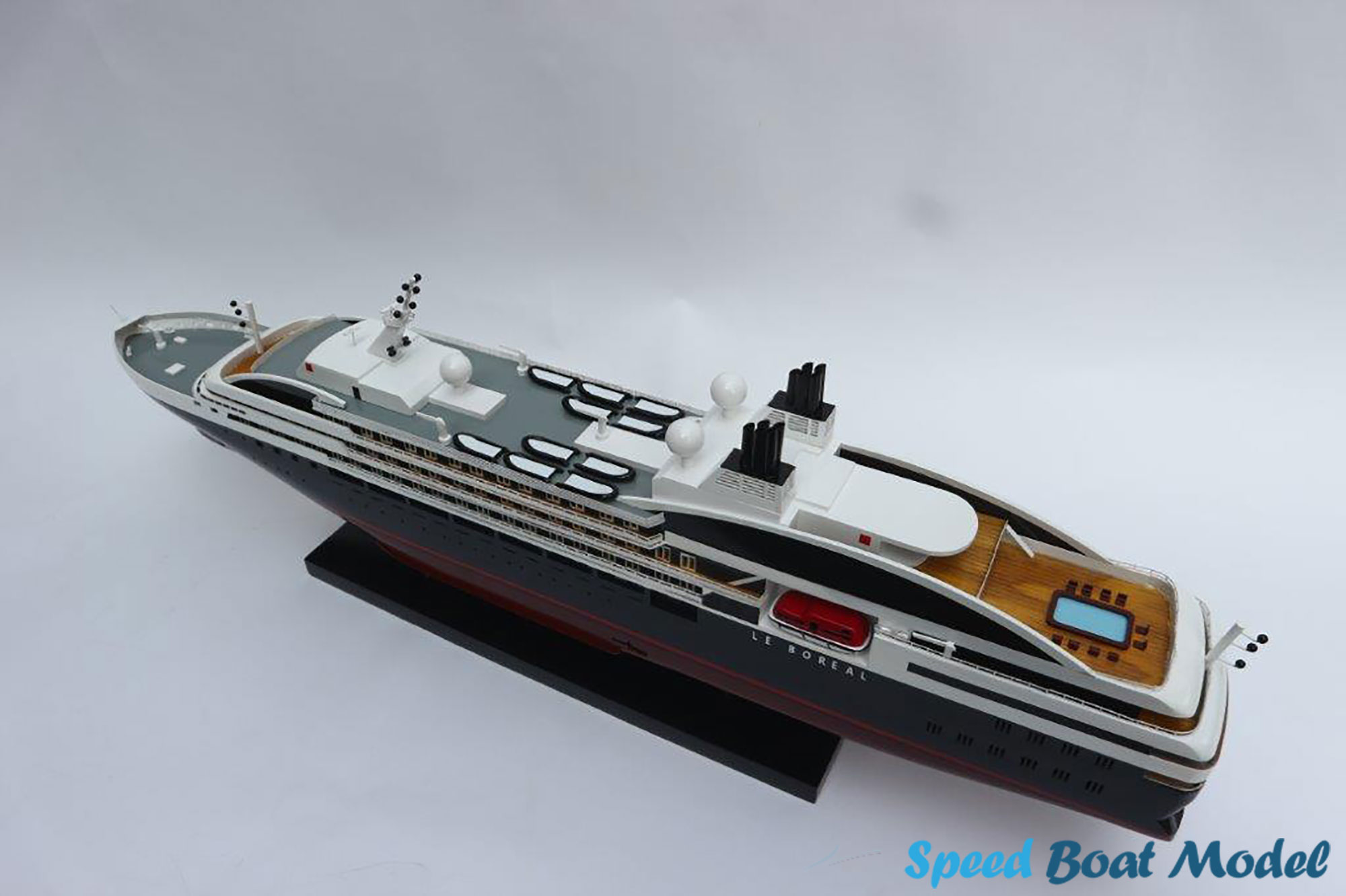 Le Boreal Ocean Liner Model 28" 22 Le Boreal Ocean Liner Model 28