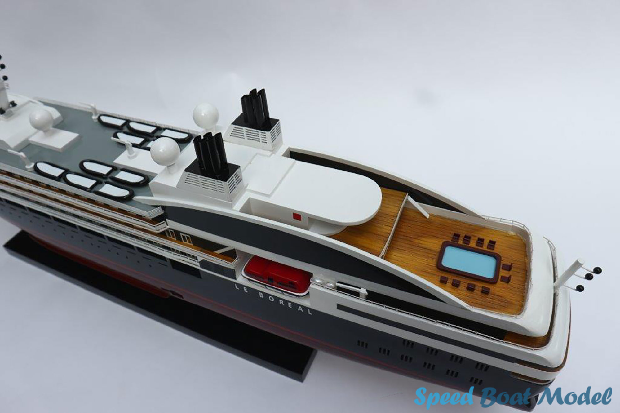 Le Boreal Ocean Liner Model 28" 23 Le Boreal Ocean Liner Model 28