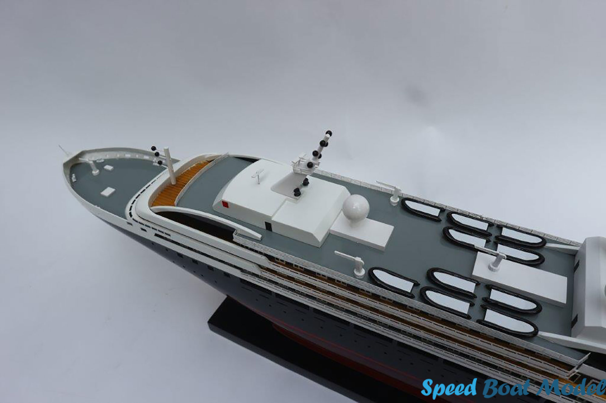 Le Boreal Ocean Liner Model 28"