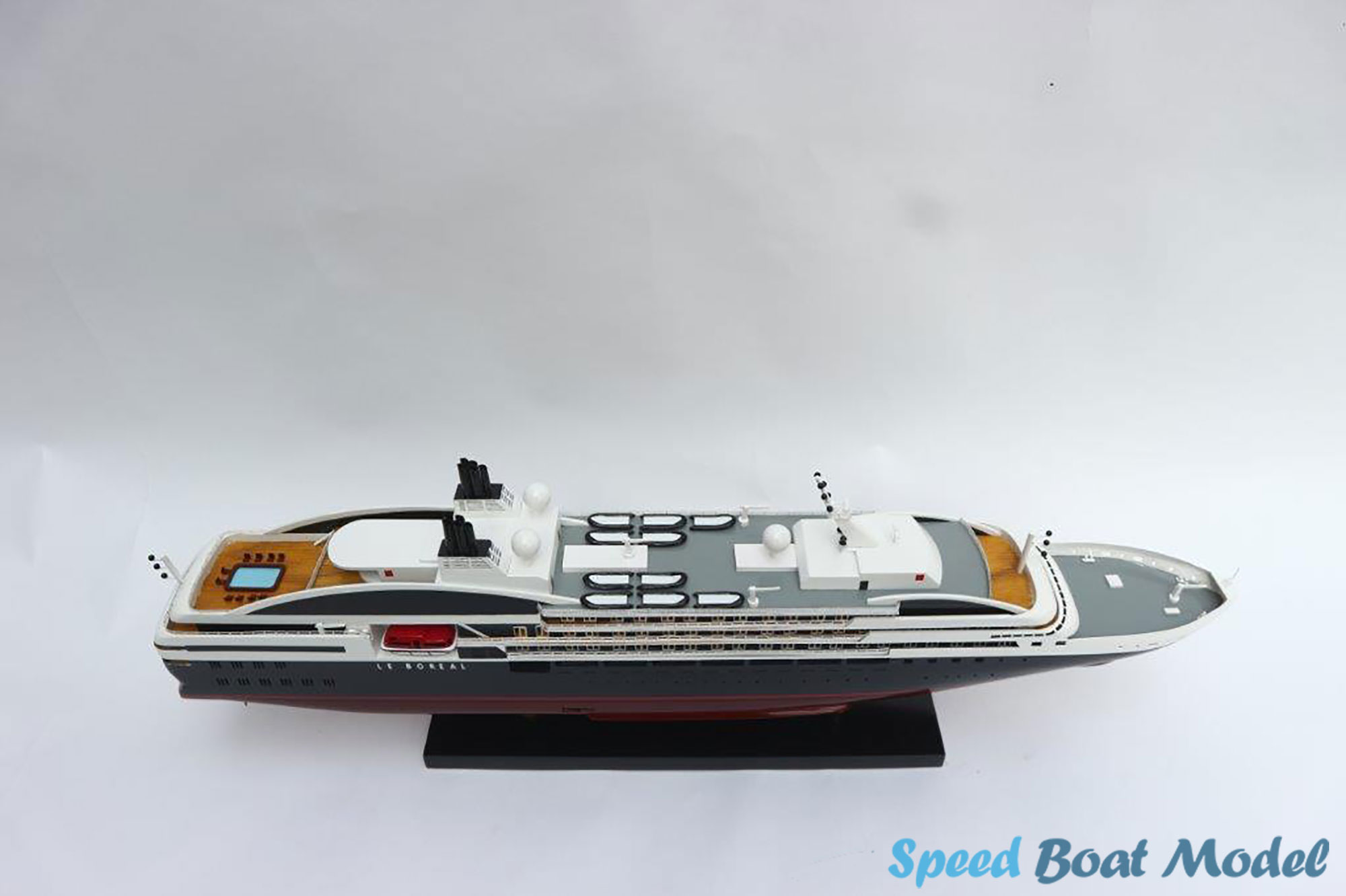 Le Boreal Ocean Liner Model 28" 25 Le Boreal Ocean Liner Model 28