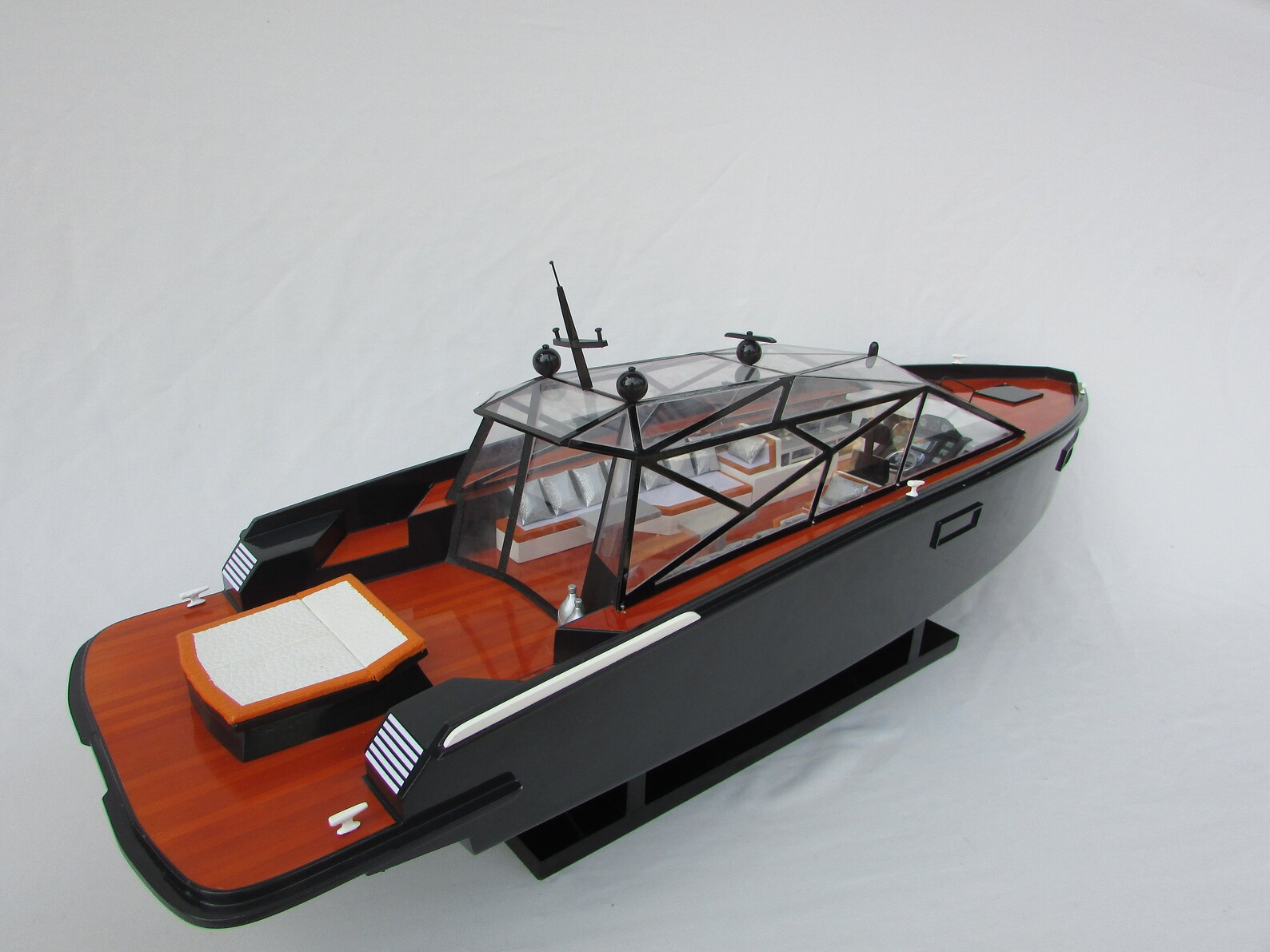 Modern Yacht Xanazu Model Lenght 72