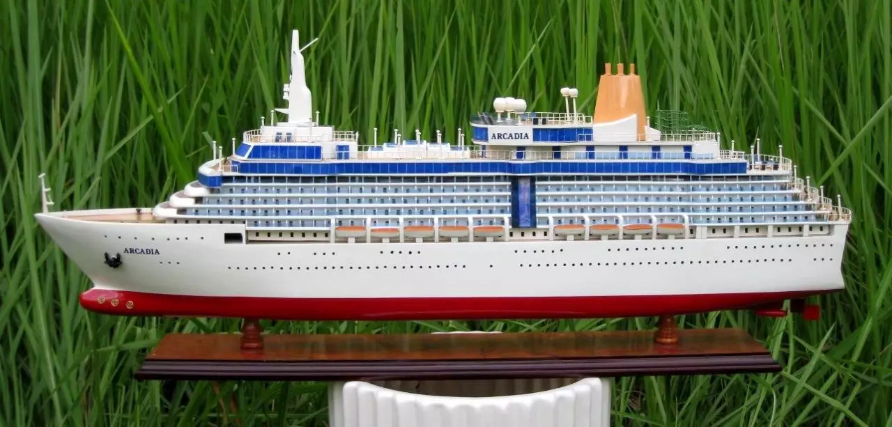 Ocean Liner Arcadia Model Ship Lenght 84