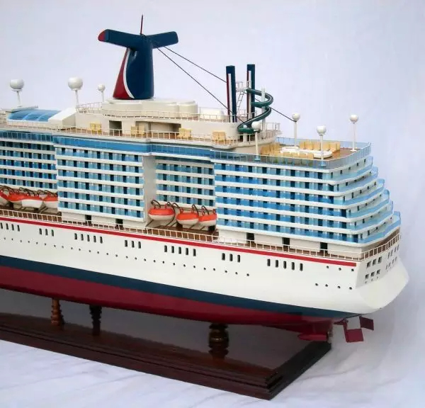 Ocean Liner Carnival Miracle Model