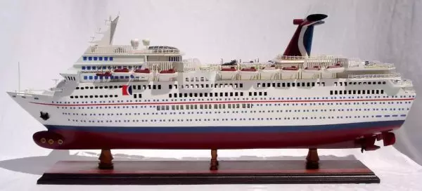 Ocean Liner Carnival Paradise Model (4)