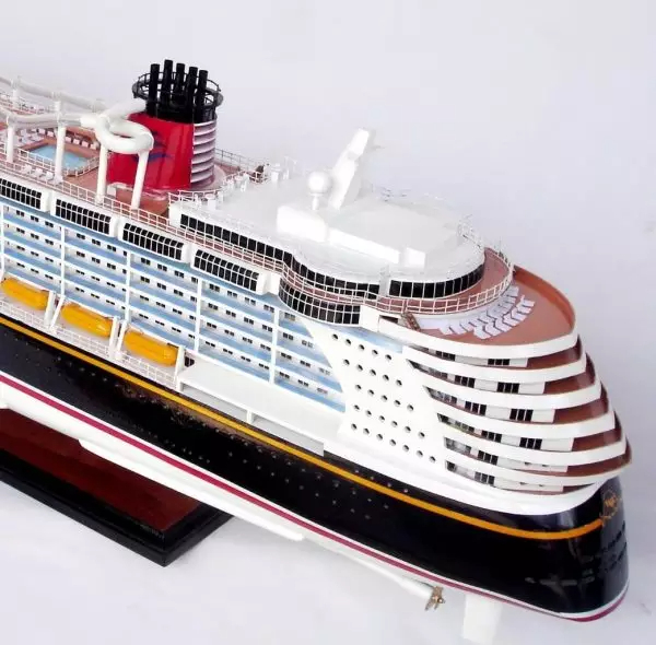 Ocean Liner Disney Dream Model 18 Ocean Liner Disney Dream Model