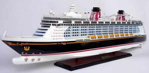 Ocean Liner Disney Dream Model 19 Ocean Liner Disney Dream Model