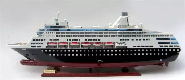 Ocean Liner Maasdam Model (3)