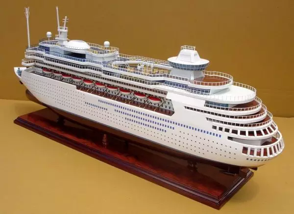 Ocean Liner Majesty of the Seas Model Lenght 76 17 Ocean Liner Majesty Of The Seas Model Lenght 76 (1)