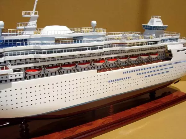 Ocean Liner Majesty of the Seas Model Lenght 76 13 Ocean Liner Majesty Of The Seas Model Lenght 76 (3)