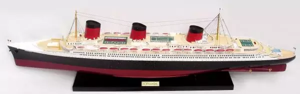 Ocean Liner Normandie Model Lenght 82 17 Ocean Liner Normandie Model (1)