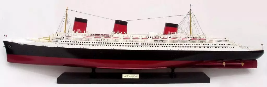 Ocean Liner Normandie Model Lenght 82 18 Ocean Liner Normandie Model (2)