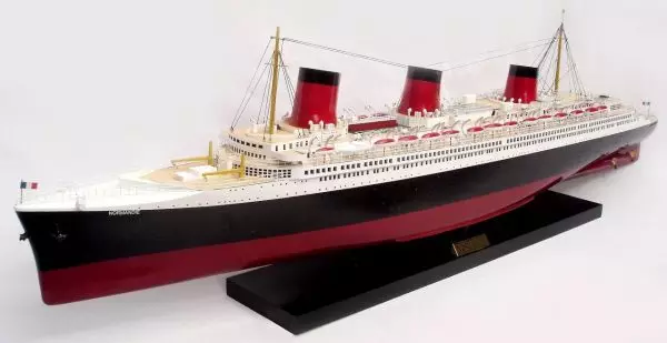 Ocean Liner Normandie Model Lenght 82 16 Ocean Liner Normandie Model (6)