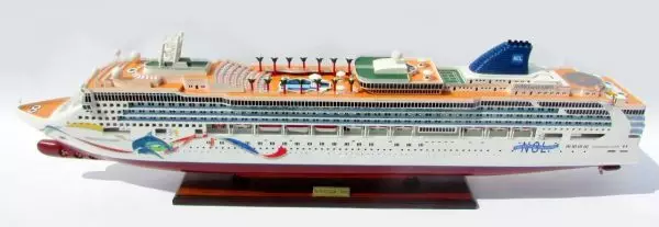 Ocean Liner Norwegian Dawn with Dolphin Artwork Model 14 Ocean Liner Norwegian Dawn With Dolphin Artwork Model (4)
