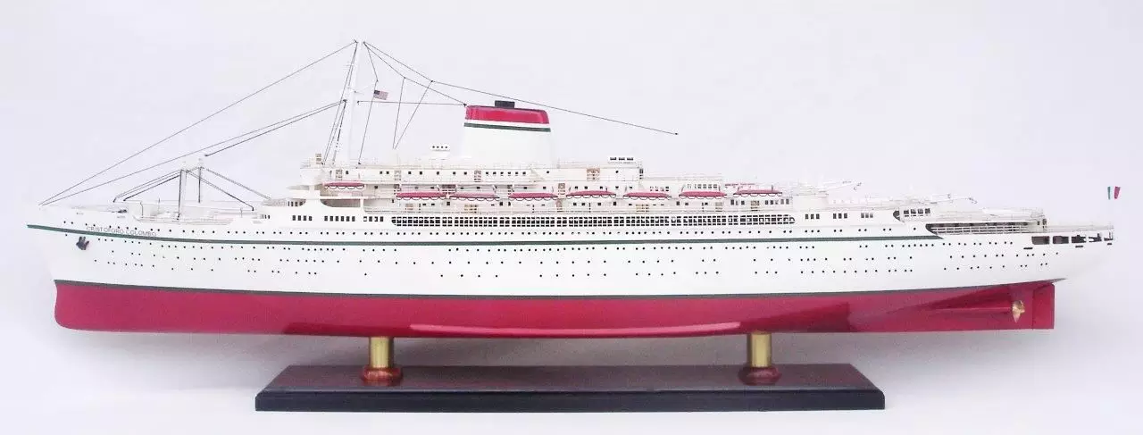 Ocean Liner SS Cristoforo Colombo Model 15 Ocean Liner Ss Cristoforo Colombo Model (3)