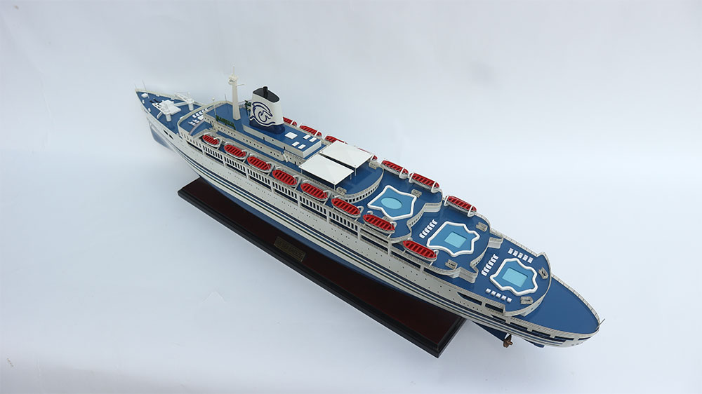 Ocean Liner Ss Sea Breeze Model • Speed Boad Model