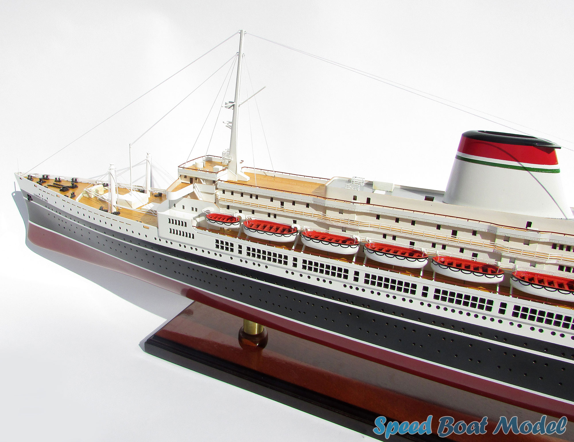 Ss Leonardo Da Vinci Black & Red Hull Ocean Liner Model 34.2