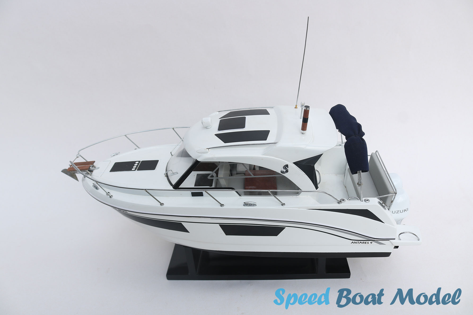 Beneteau Antares 9 Modern Yachts Model