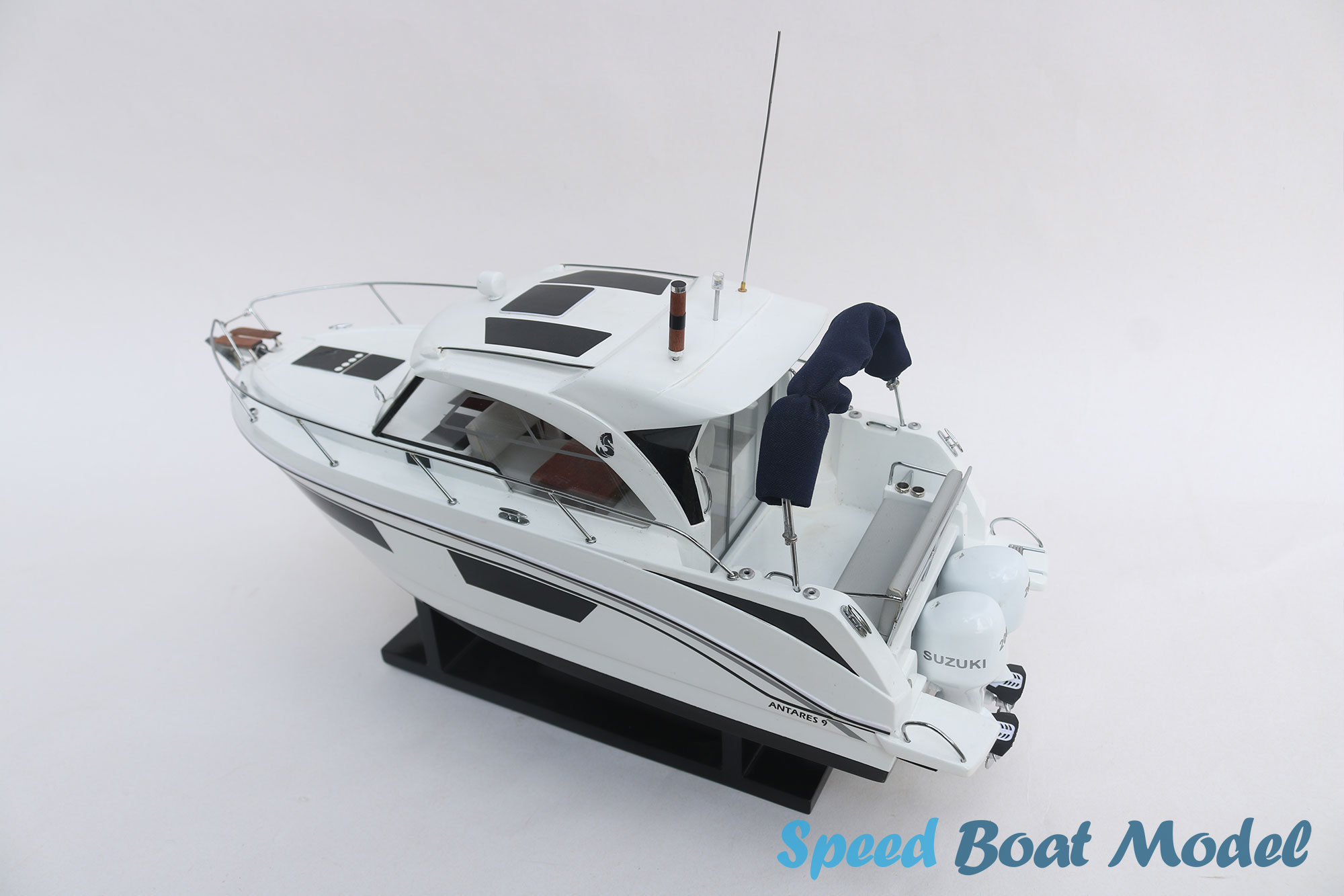 Beneteau Antares 9 Modern Yachts Model