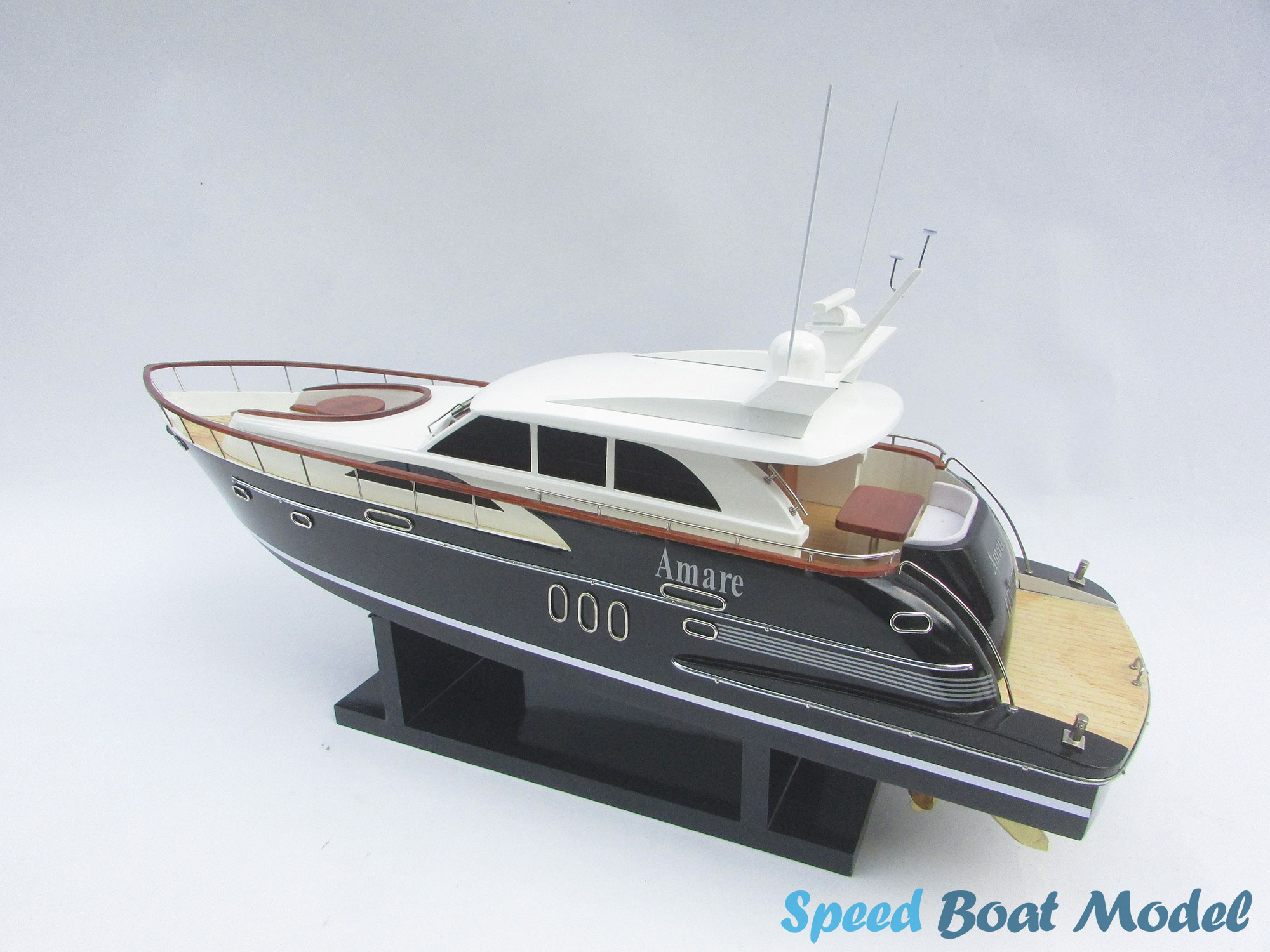 Amare 60 Modern Yacht Model