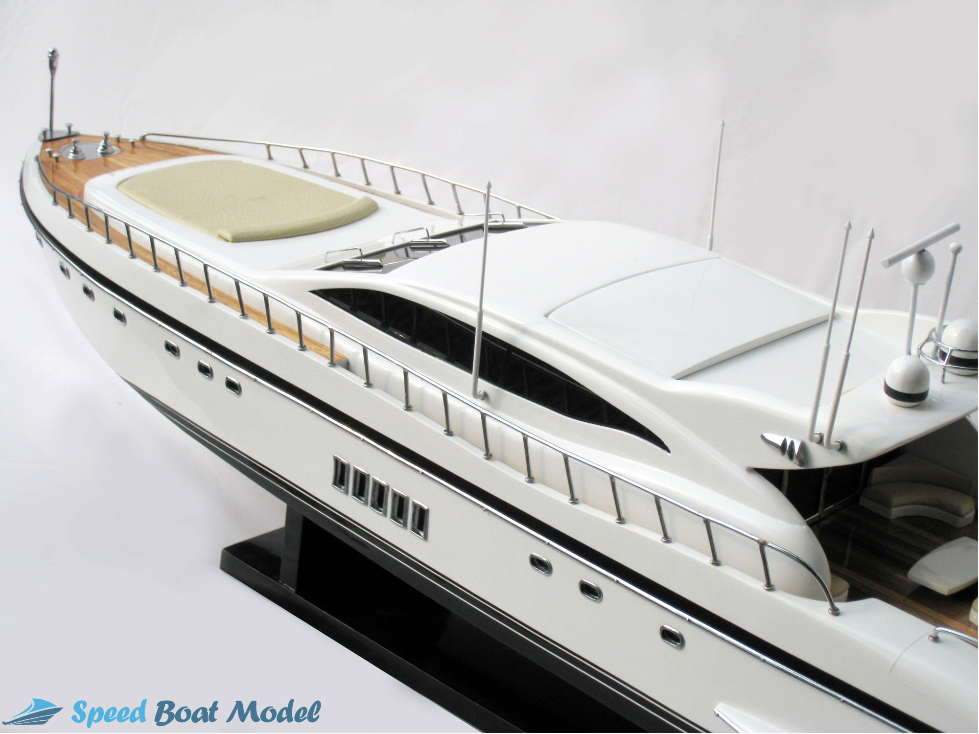 Mangusta 108 (white Hull) Modern Yacht Model 34.2