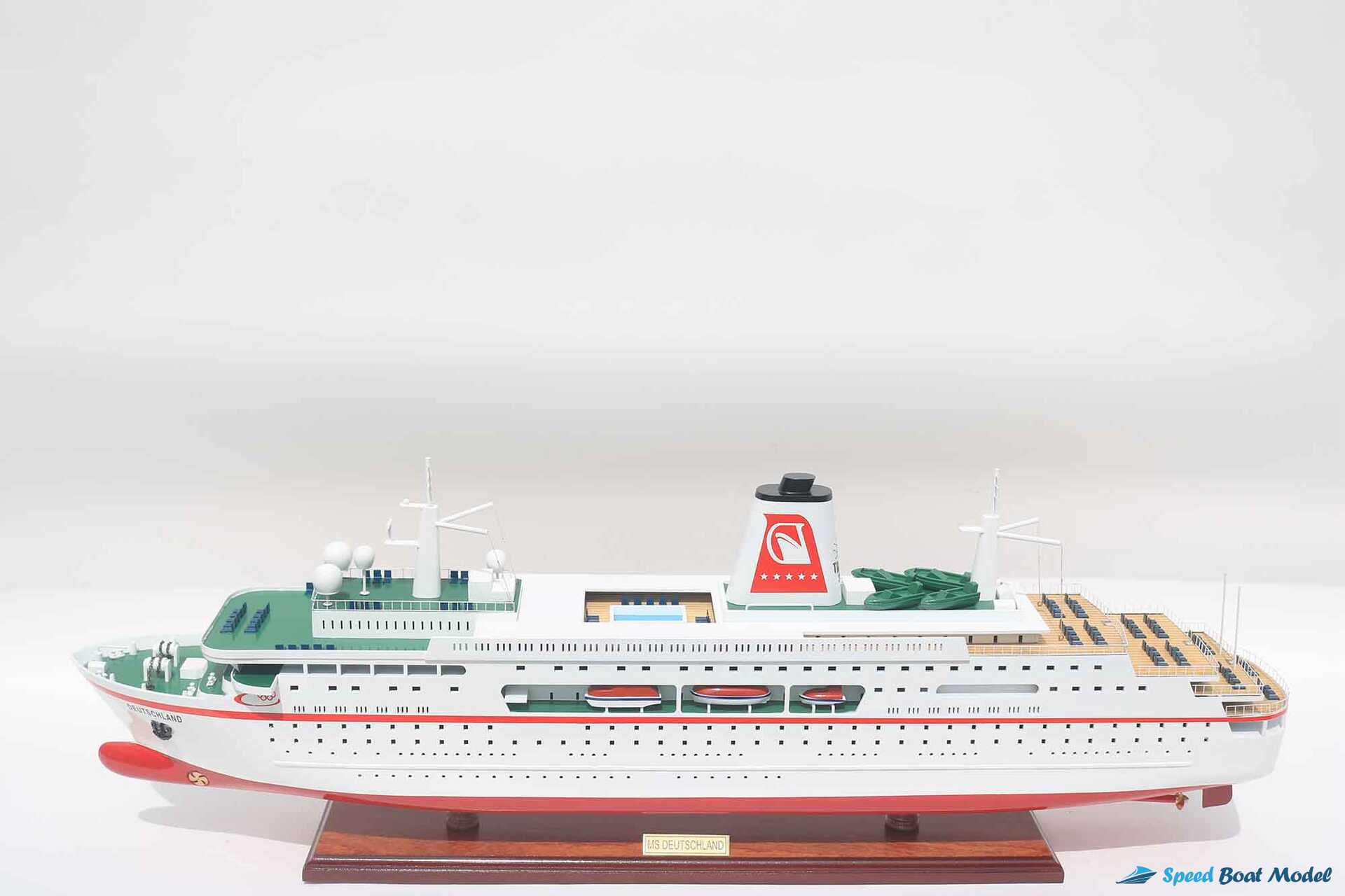 Ms Deutschland Cruise Ship Model 34.2" 12 Ms Deutschland Cruise Ship Model (11) Speed Boad Model