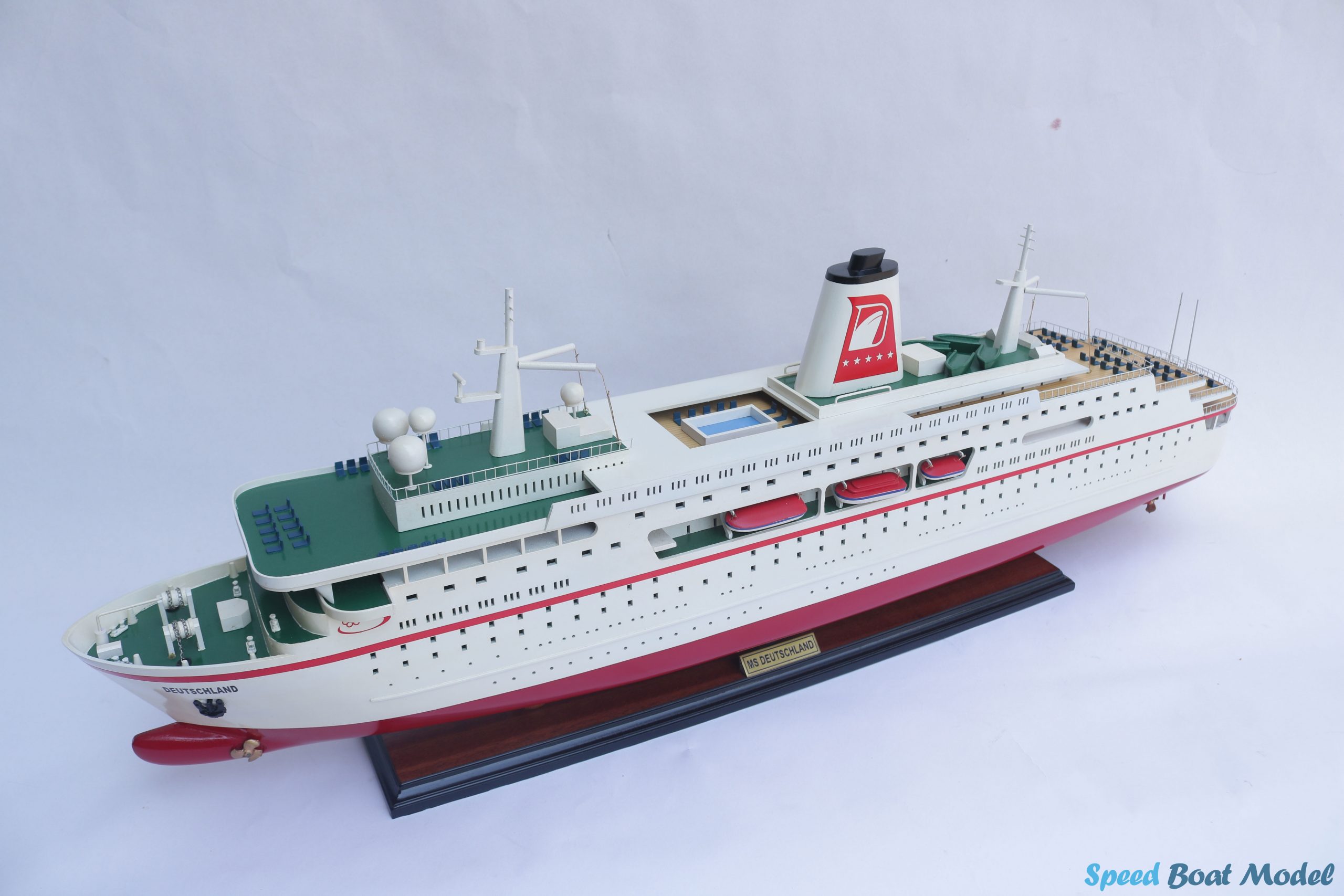 Ms Deutschland Cruise Ship Model 34.2"