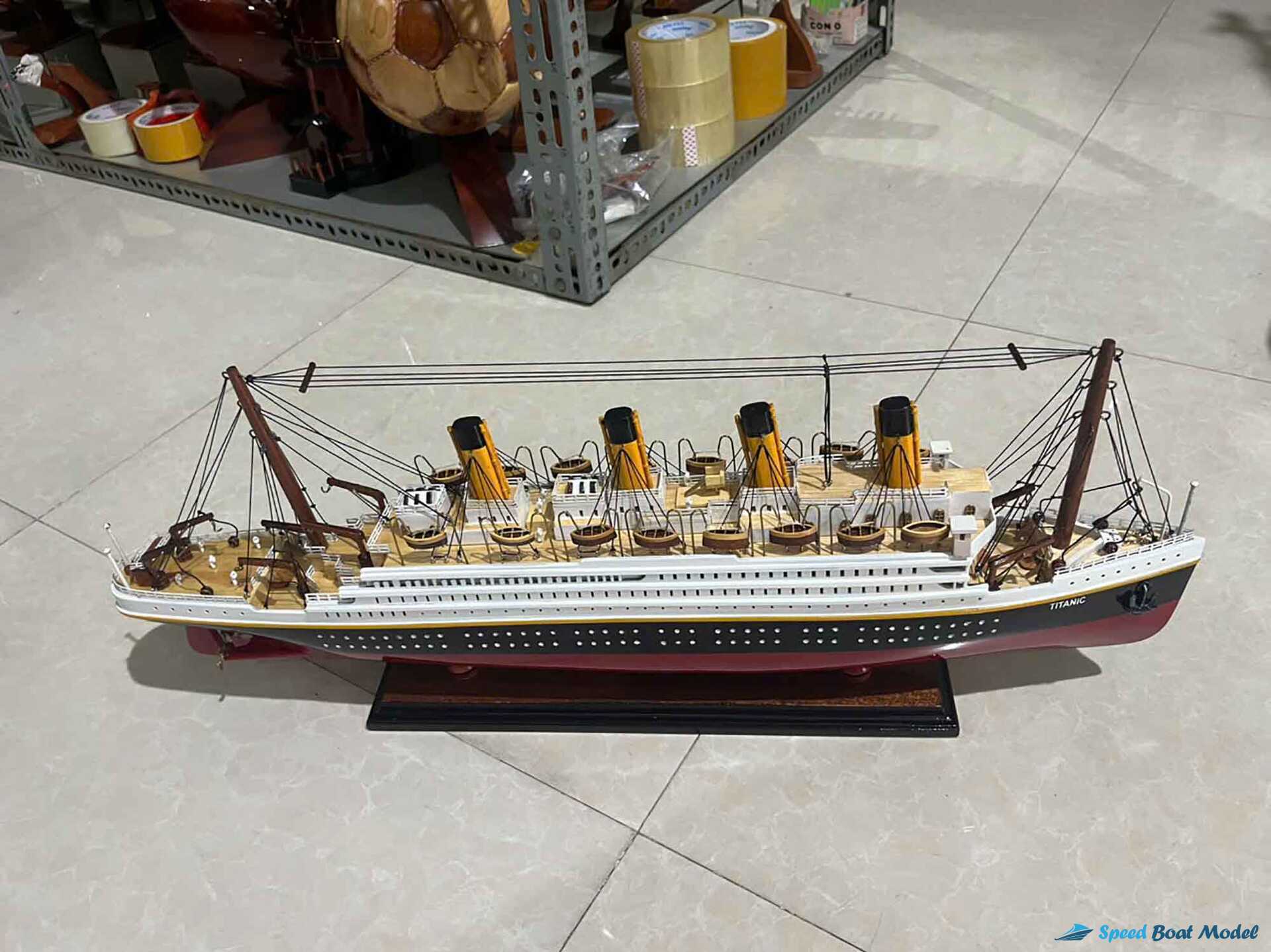 Titanic Cruise Ship Model 23.7" 13 Titanic Cruise Ship Model (4) Speed Boad Model