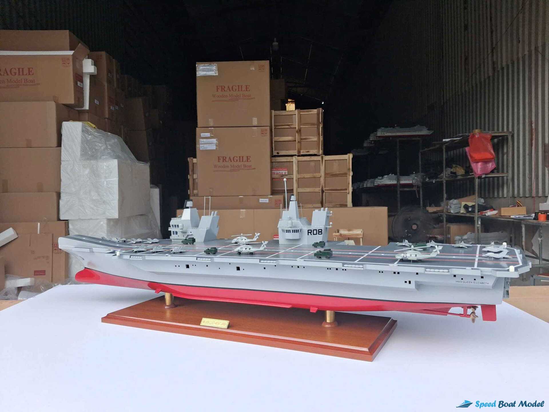 Hms Queen Elizabeth Aircraft Carrier Model Ship 39.3 (option 2) (2) Speed Boad Model