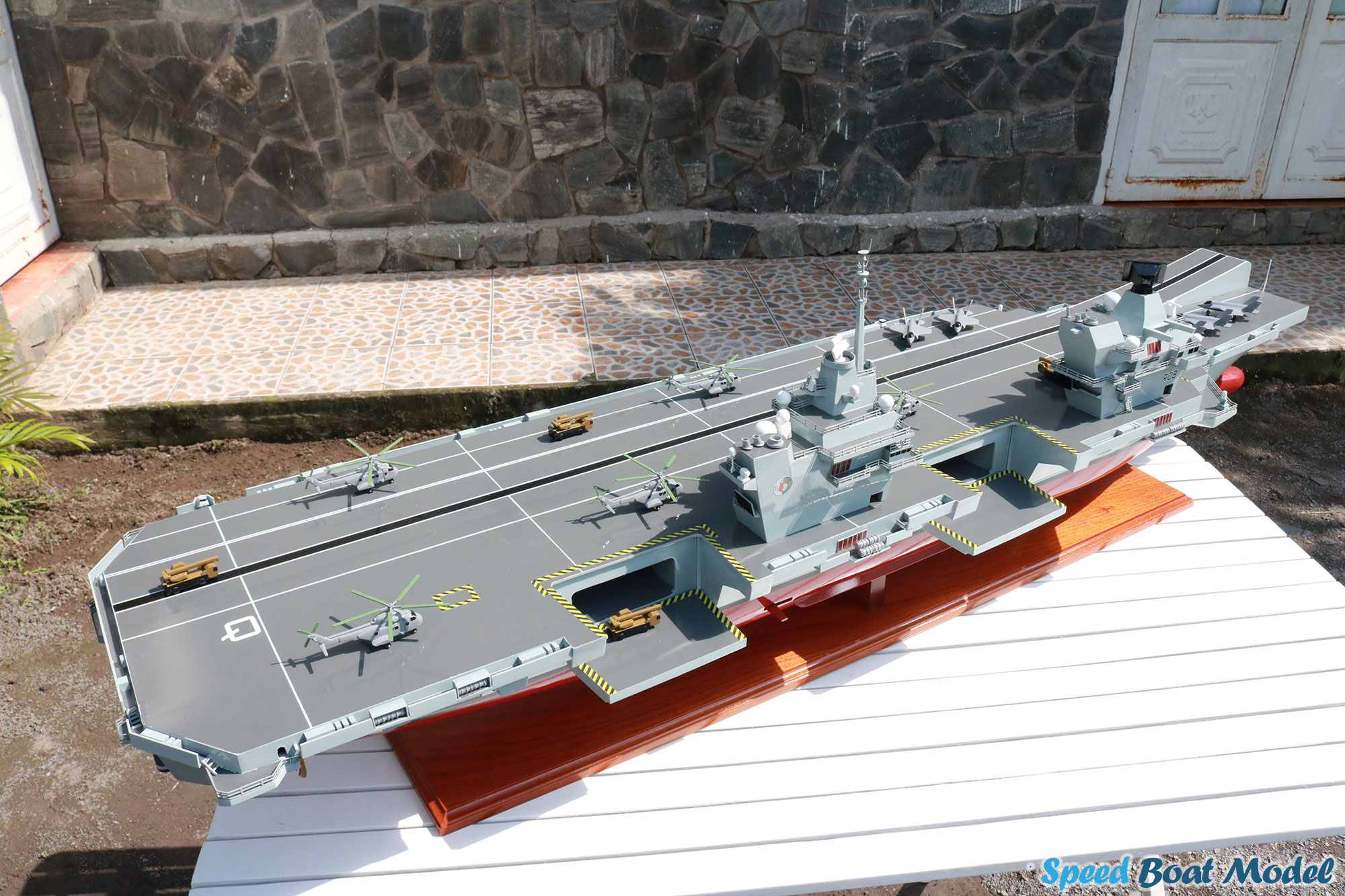 Hms Queen Elizabeth Aircraft Model Ship 39.3