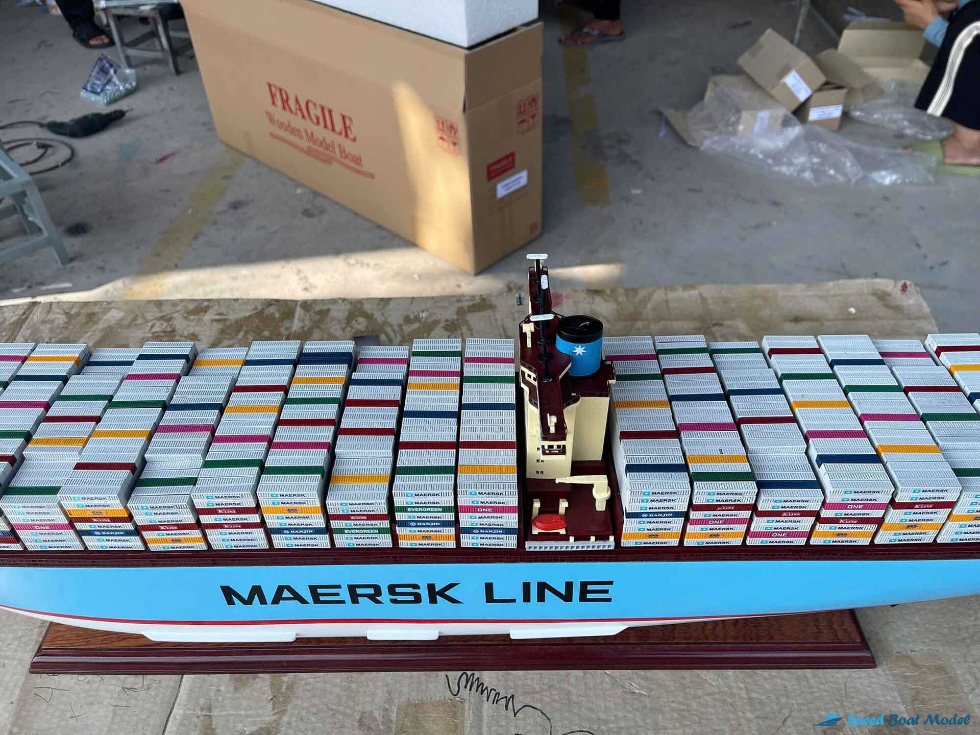 Emma Maersk Commercial Ship Model (2) Speed Boad Model Emma Maersk Commercial Ship Model (2) Speed Boad Model